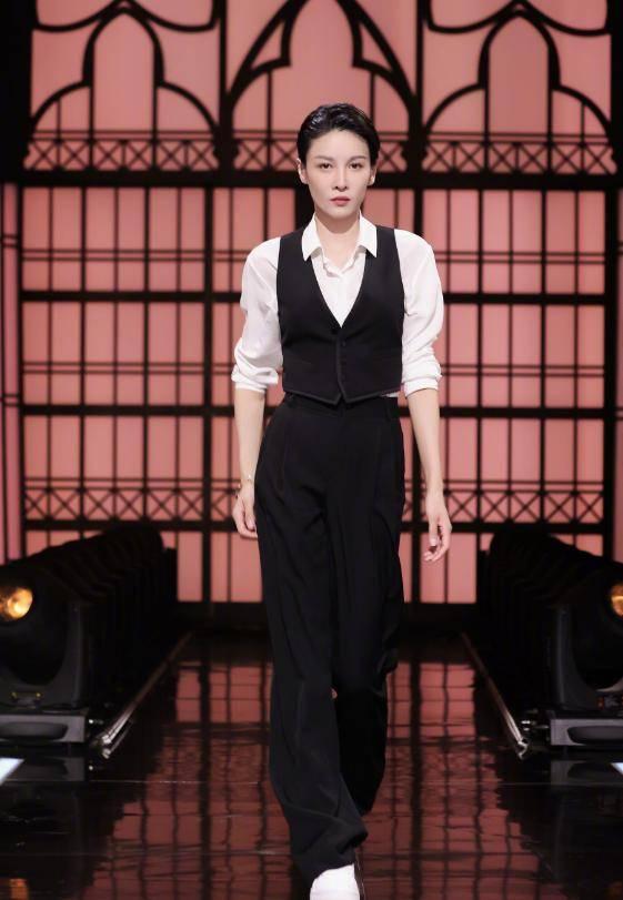 身高177明星,身材高挑，魅力四溢的璀璨之星