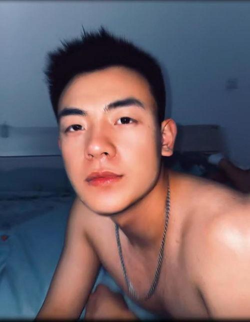 明星空少装,揭秘明星空少时尚装束背后的故事