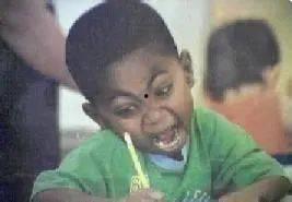 上头条的感人图片,感人至深，这张图片为何一夜爆红全网？