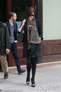 欧美明星丝巾的搭配,演绎时尚与个性的完美融合