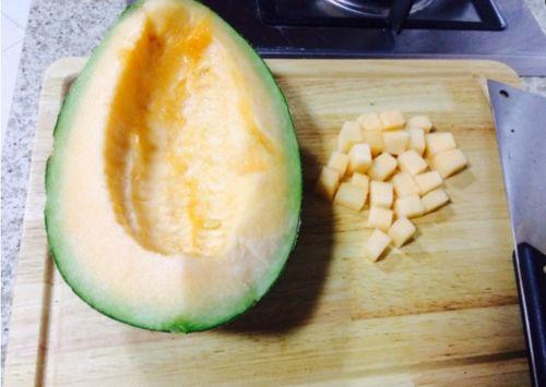 吃哈密瓜的卡尔,舌尖上的甜蜜之旅