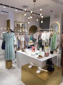 初恋女装网红店在哪里,邂逅青春时尚的神秘之地