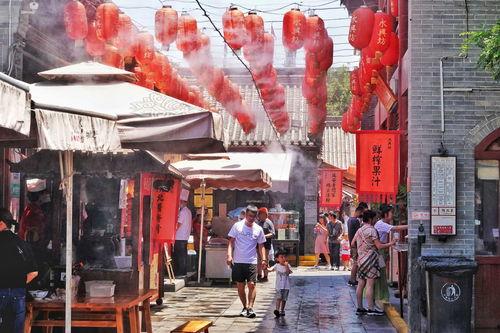 2018年的网红街拍照,街头时尚风向标